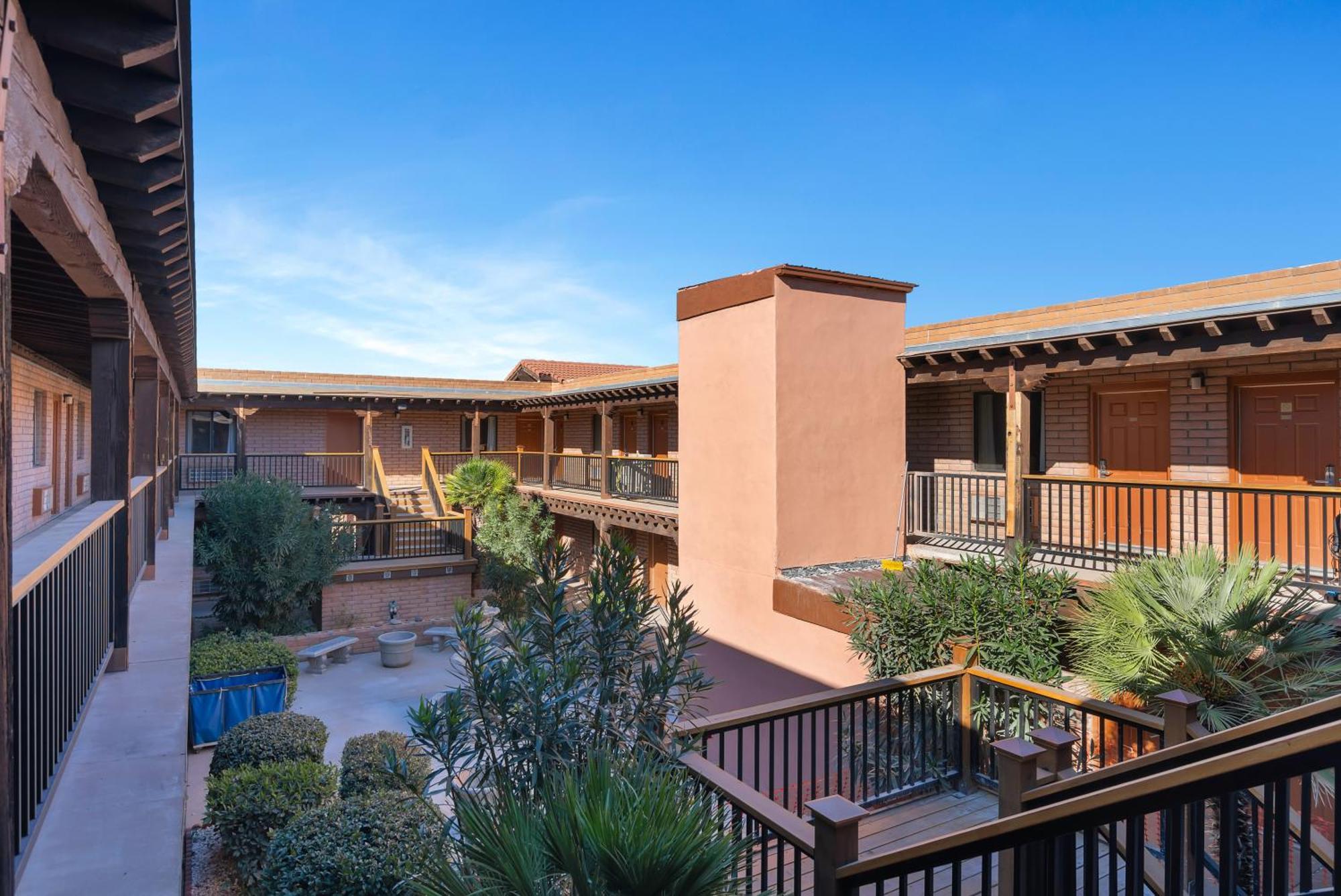 Clarion Inn Sierra Vista Dış mekan fotoğraf