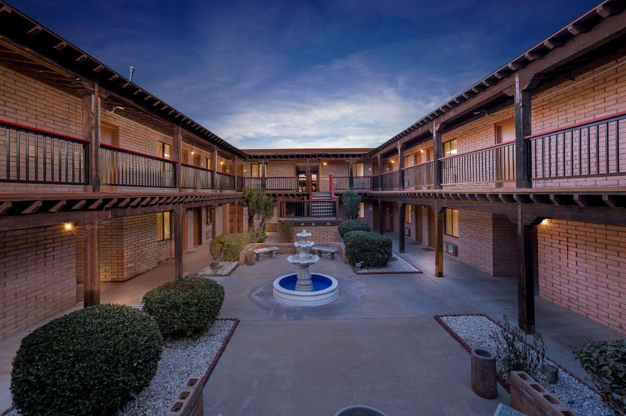 Clarion Inn Sierra Vista Dış mekan fotoğraf